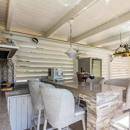 Lovely In With Kitchen