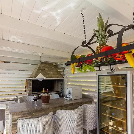 Lovely In With Kitchen Apartamento