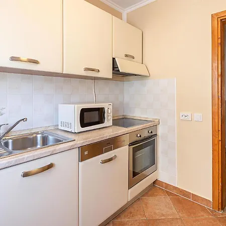 Lovely In With Kitchen Apartamento