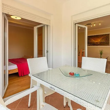 Apartamento Lovely In With Kitchen