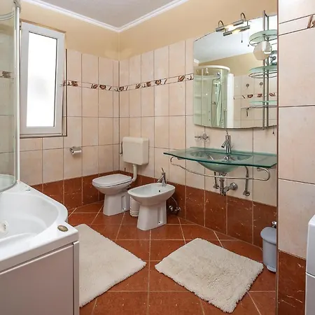 Lovely In With Kitchen